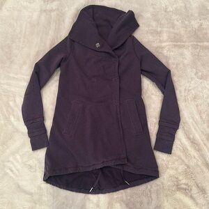lululemon sweatshirt jacket - size 4